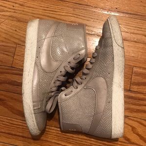 Nike Mid Leather Blazer in Gray - 6.5